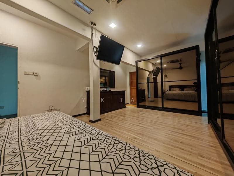 Bungalow House for Sale in Taman Kolam Air (Johor Bahru) - Yik Tat - Bedroom - PropertyGuru.com.my
