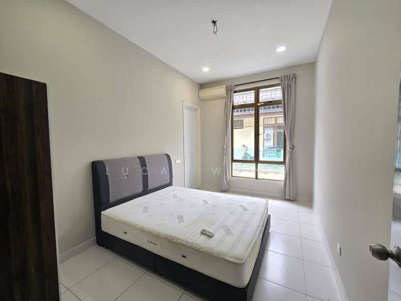 Cluster House for Sale in Setia Tropika (Johor Bahru) - Lucas Wong - Bedroom - PropertyGuru.com.my