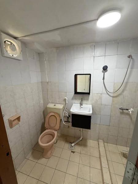 Pangsapuri untuk Dijual di Lily & Jasmine Apartment - Jayden Ng - Bathroom - PropertyGuru.com.my