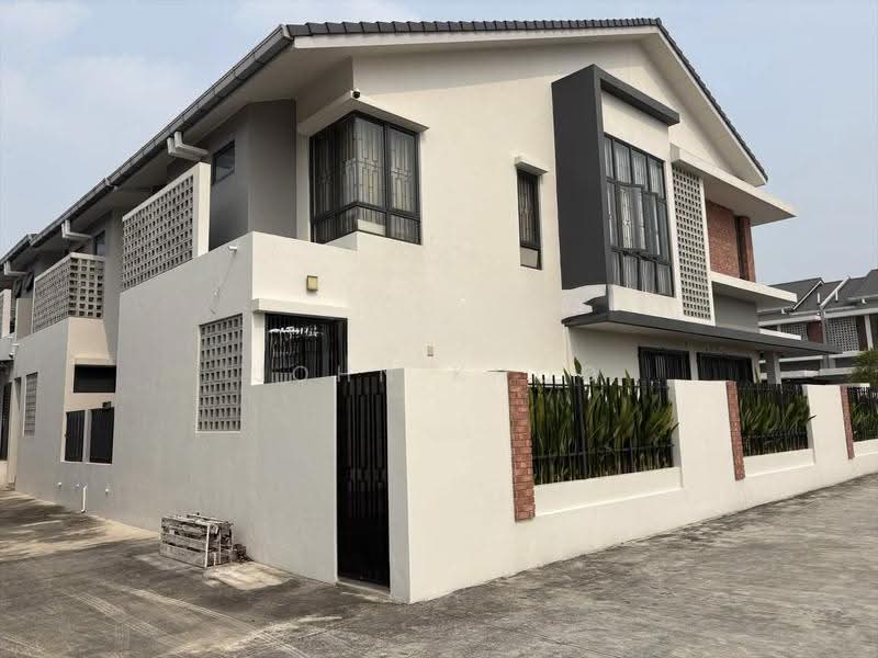 Rumah Teres 2-Tingkat untuk Dijual di Elmina West (Sungai Buloh) - John Khoo - Exterior - PropertyGuru.com.my
