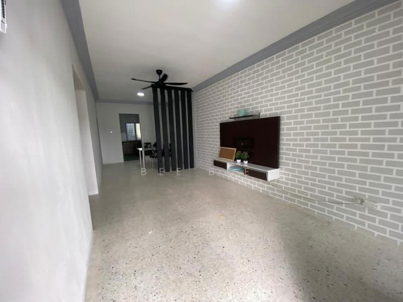 Rumah Teres 1-Tingkat untuk Disewa di Skudai (Johor) - Bee Bee - Living Room - PropertyGuru.com.my