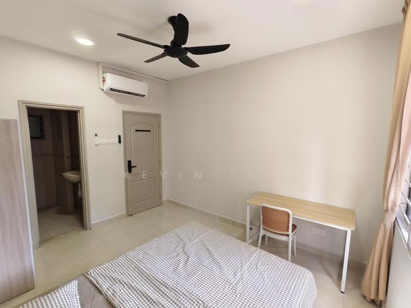 Kondominium untuk Disewa di Pelangi Utama - Kevin Tan - Bedroom - PropertyGuru.com.my