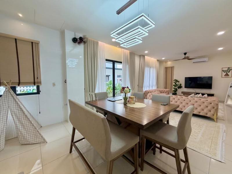Semi-Detached House for Sale in Shah Alam (Selangor) - YiHui Ng - PropertyGuru.com.my