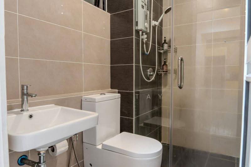 Pangsapuri untuk Dijual di D'Pristine - Joey Tay - Bathroom - PropertyGuru.com.my