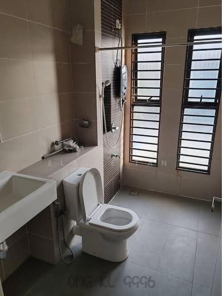 Terraced House for Rent in Bandar Bukit Raja (Klang) - Elaine Tan - Bathroom - PropertyGuru.com.my