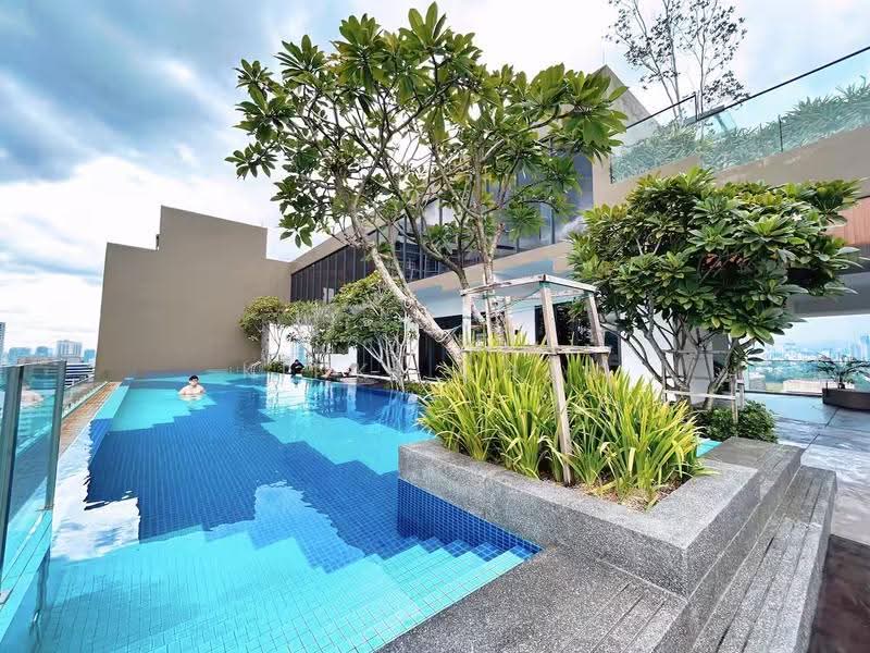 Service Residence for Rent at Majestic Residence - KINKI CHAN - Pool - PropertyGuru.com.my