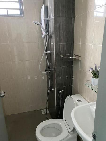 Condominium for Rent at Vista Bangi - Rony Yeo - Bathroom - PropertyGuru.com.my
