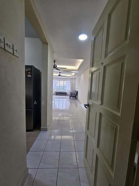 Kondominium untuk Disewa di Puncak Seri Kelana - Allen Tan - Entrance - PropertyGuru.com.my