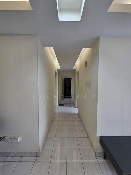 Kondominium untuk Disewa di Puncak Seri Kelana - Allen Tan - Corridor - PropertyGuru.com.my
