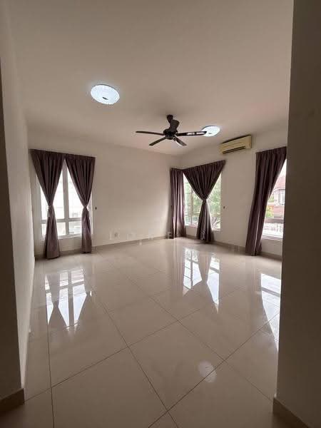 Rumah Berkembar untuk Dijual di Setia Damai (Setia Alam) - Loke . - Living Room - PropertyGuru.com.my