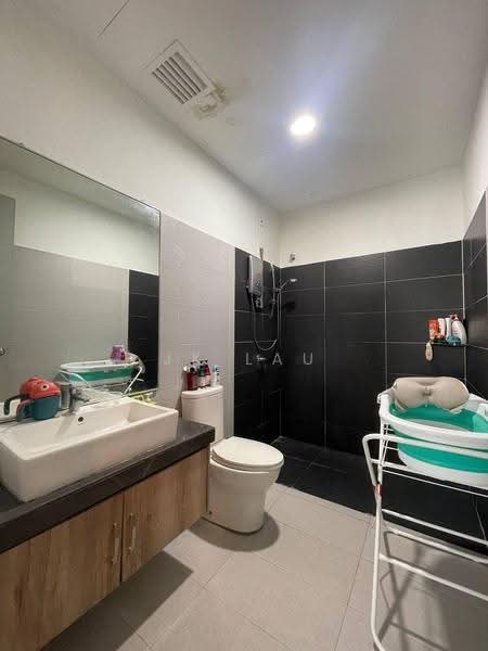 Kondominium untuk Dijual di X2 Residency - JK Lau - Bathroom - PropertyGuru.com.my