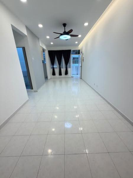 Condominium for Sale at Bukit Saujana - Darren Lye - Living Room - PropertyGuru.com.my