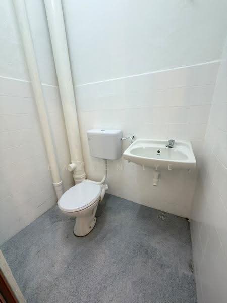 Condominium for Sale at Bukit Saujana - Darren Lye - Bathroom - PropertyGuru.com.my