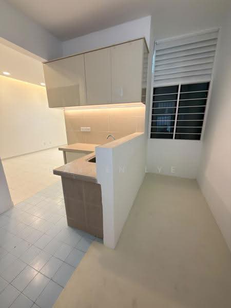 Condominium for Sale at Bukit Saujana - Darren Lye - Kitchen - PropertyGuru.com.my