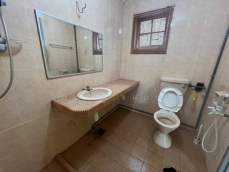 Kondominium untuk Disewa di Rayaria - Qazin Khoo - Bathroom - PropertyGuru.com.my