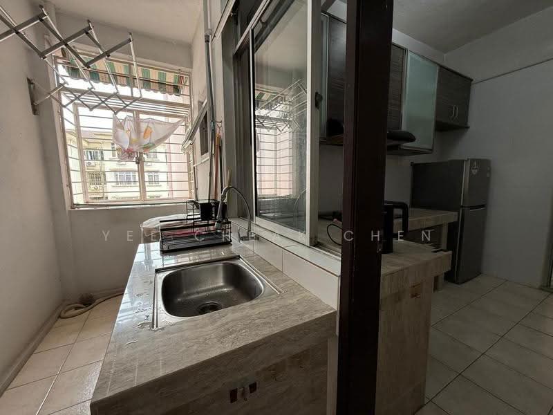 Apartment for Rent at Subang Perdana Goodyear Court 8 - Yee Cheak Chen - Kitchen - PropertyGuru.com.my