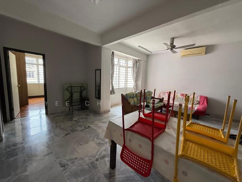 Apartment for Rent at Subang Perdana Goodyear Court 8 - Yee Cheak Chen - Living Room - PropertyGuru.com.my