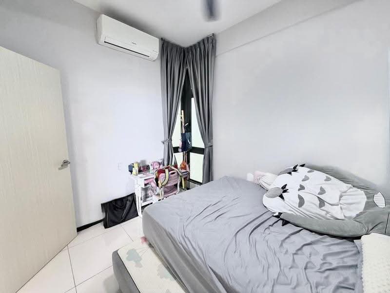 Service Residence for Sale at 8Scape Residence @ Sutera - Emily Hau - Bedroom - PropertyGuru.com.my