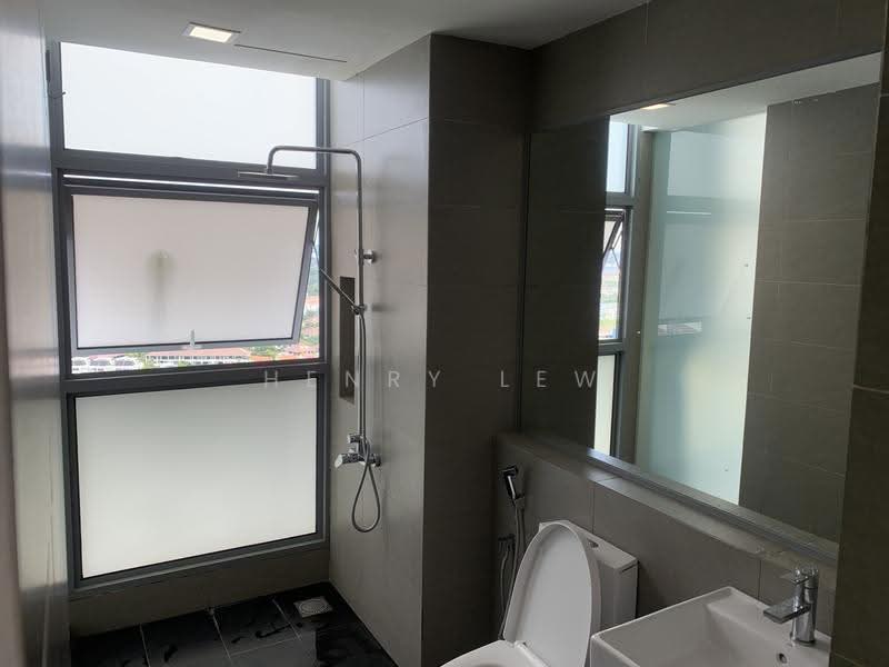 Condominium for Sale at Lakefront Residence - Henry Lew - Bathroom - PropertyGuru.com.my