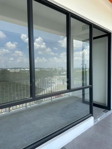 Shop / Office untuk Disewa di Eco Sanctuary (Telok Panglima Garang) - Leonard Liang - Balcony - PropertyGuru.com.my