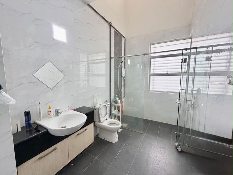 2-storey Terraced House for Sale in Taman Molek (Johor Bahru) - Emily Hau - Bathroom - PropertyGuru.com.my