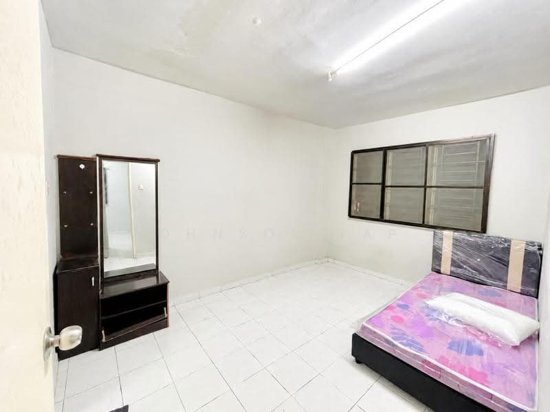 Flat for Sale at Taman Impian Skudai - Johnson Yap - Bedroom - PropertyGuru.com.my