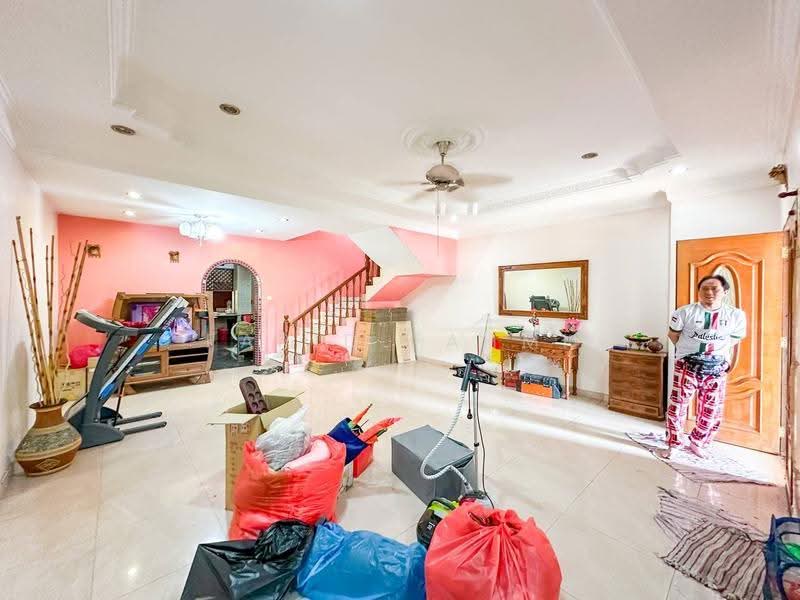 2-storey Terraced House for Sale in Bandar Puteri Klang (Klang) - Farid Fahmi - Living Room - PropertyGuru.com.my