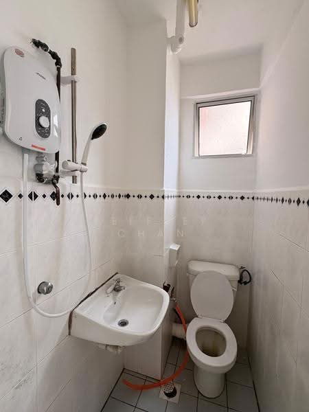 Condominium for Rent at Azuria Condominium - Jeffrey Chan - Bathroom - PropertyGuru.com.my