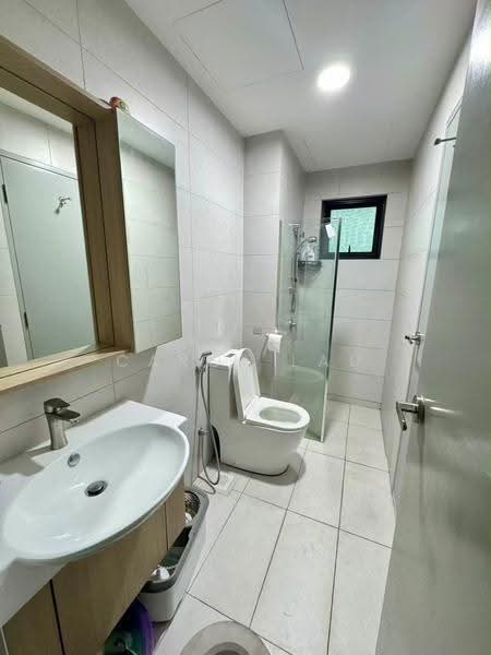 Kediaman Servis untuk Dijual di Sinaran @ Utropolis - Carol Lau - Bathroom - PropertyGuru.com.my