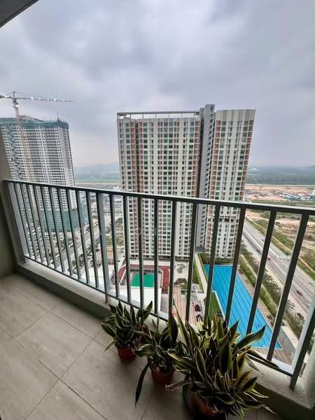 Kediaman Servis untuk Dijual di Sinaran @ Utropolis - Carol Lau - Balcony - PropertyGuru.com.my
