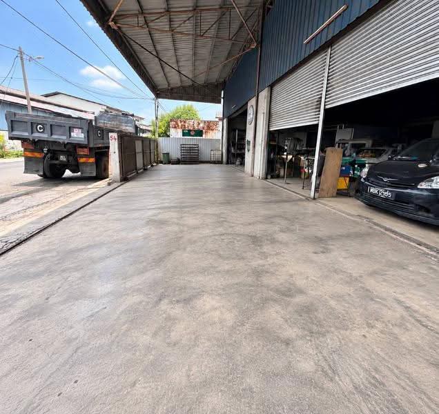 Kilang untuk Disewa di Taman Malim Jaya (Bachang) - Mario Seet - Exterior - PropertyGuru.com.my