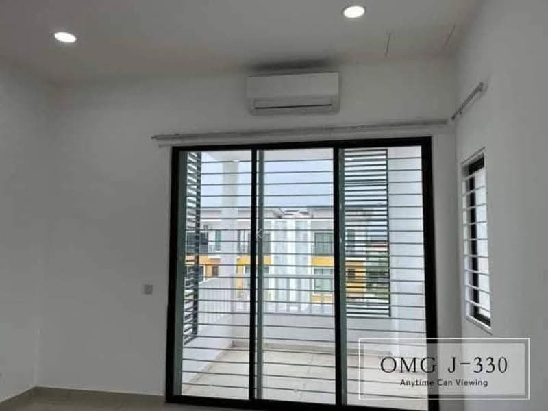 2.5-storey Terraced House for Sale in Setia Utama (Setia Alam) - Loke . - Balcony - PropertyGuru.com.my