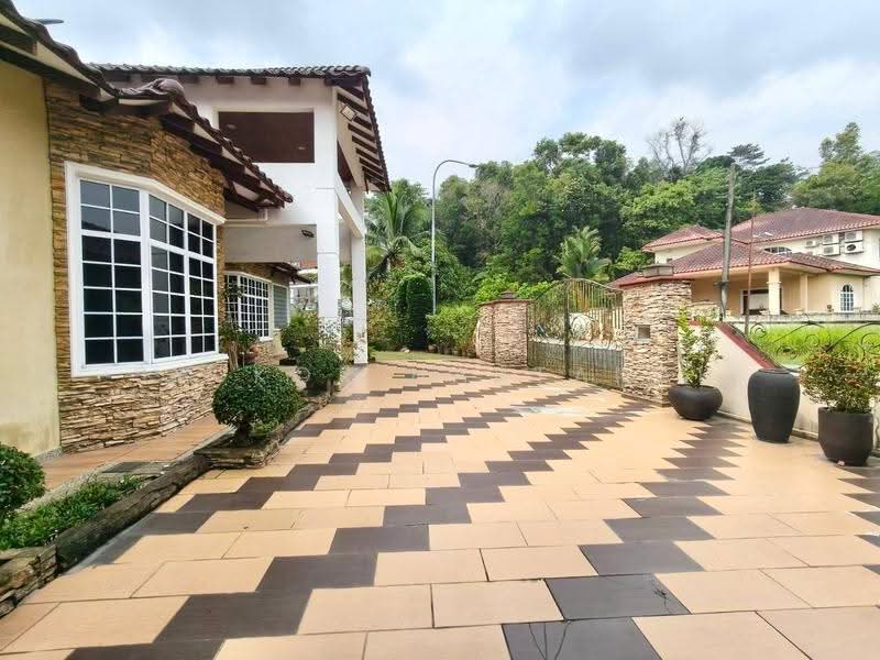Bungalow House for Sale in Petaling Jaya (Selangor) - Syukor Hartanah - Exterior - PropertyGuru.com.my