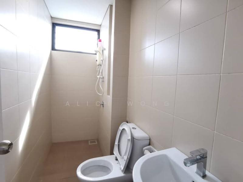 Kediaman Servis untuk Disewa di i-SOHO @ i-City - Alice Wong - Bathroom - PropertyGuru.com.my
