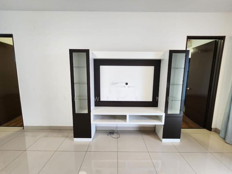 Kediaman Servis untuk Dijual di Symphony Tower (Menara Simfoni) - GAN WEY SAND - Living Room - PropertyGuru.com.my