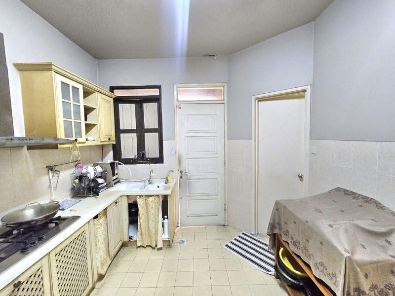 2-storey Terraced House for Sale in Seksyen 5 (Kota Damansara) - Thoriq Suparman - Kitchen - PropertyGuru.com.my