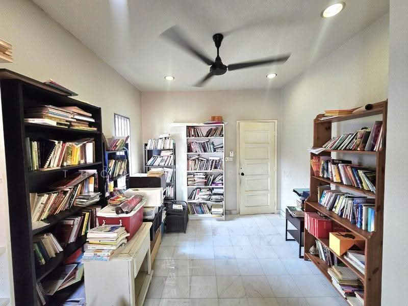 2-storey Terraced House for Sale in Seksyen 5 (Kota Damansara) - Thoriq Suparman - Study - PropertyGuru.com.my
