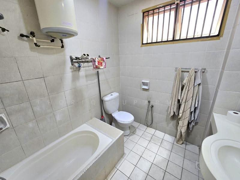 2-storey Terraced House for Sale in Seksyen 5 (Kota Damansara) - Thoriq Suparman - Bathroom - PropertyGuru.com.my