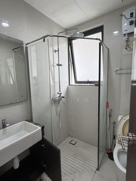 Kondominium untuk Dijual di Amberside @ Country Garden Danga Bay - Yumi Kui - Bathroom - PropertyGuru.com.my