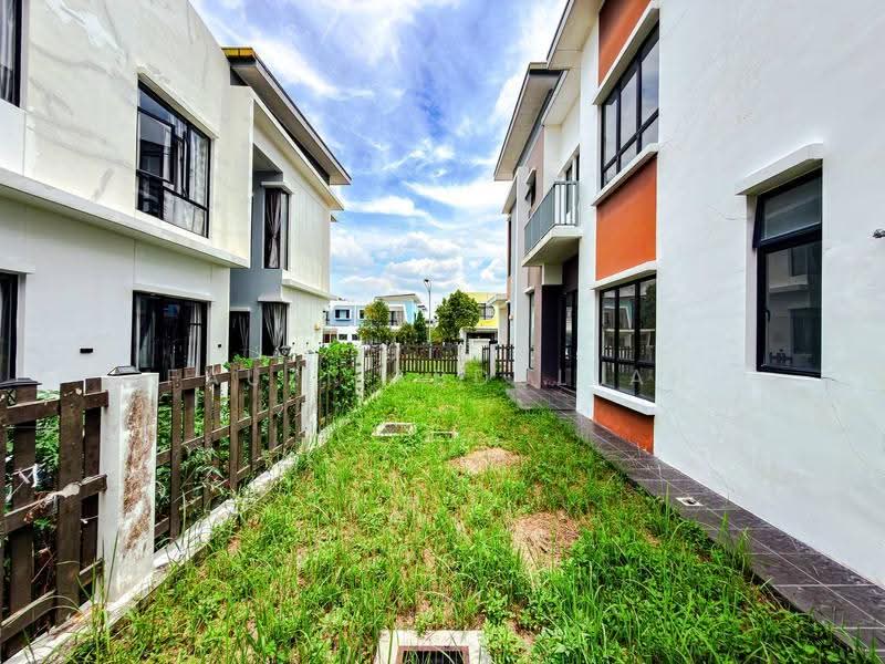 Rumah Berkembar untuk Dijual di Setia Ecohill (Semenyih) - Fauzi Abdullah - Exterior - PropertyGuru.com.my