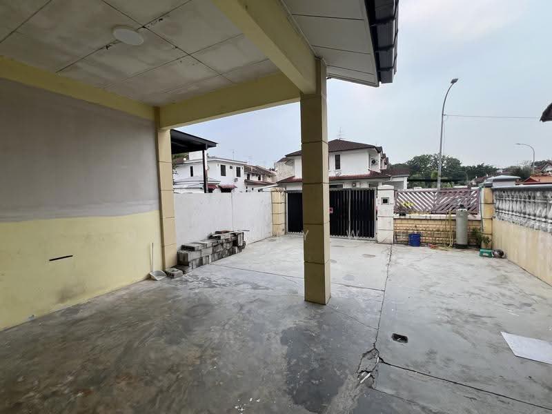 Rumah Teres 2-Tingkat untuk Disewa di Taman Desa Tebrau (Tebrau) - Geoffery Wee - Exterior - PropertyGuru.com.my