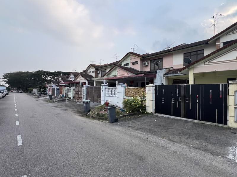 Rumah Teres 2-Tingkat untuk Disewa di Taman Desa Tebrau (Tebrau) - Geoffery Wee - Exterior - PropertyGuru.com.my