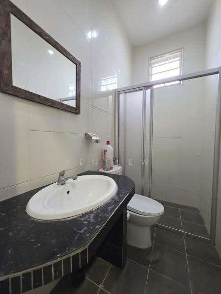 Semi-Detached House for Sale in Taman Wangsa Cheras (Cheras) - Ken Lew - Bathroom - PropertyGuru.com.my