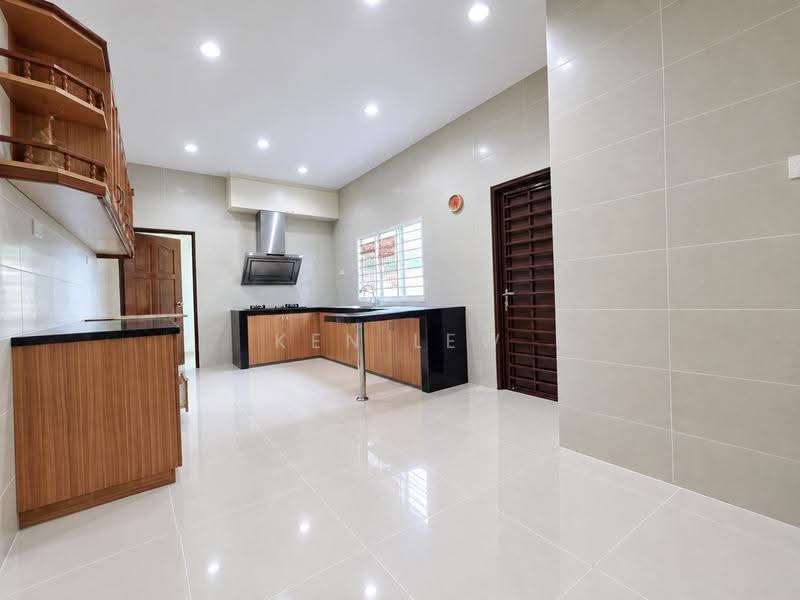 Semi-Detached House for Sale in Taman Wangsa Cheras (Cheras) - Ken Lew - Kitchen - PropertyGuru.com.my