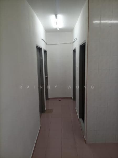 Pangsapuri untuk Disewa di Taman Seri Sari (Sunshine Garden) - Rainny Wong - Corridor - PropertyGuru.com.my