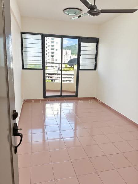 Pangsapuri untuk Disewa di Taman Seri Sari (Sunshine Garden) - Rainny Wong - Balcony - PropertyGuru.com.my