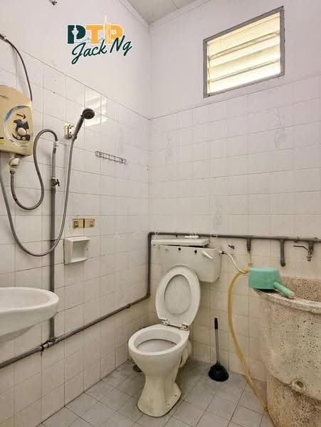 2-storey Terraced House for Sale in Taman Bagan (Butterworth) - Jack Ng - Bathroom - PropertyGuru.com.my