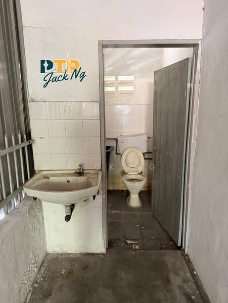 2-storey Terraced House for Sale in Taman Bagan (Butterworth) - Jack Ng - Bathroom - PropertyGuru.com.my