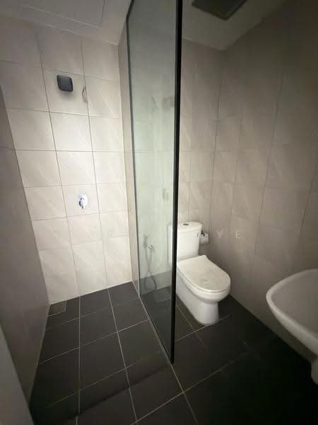Kondominium untuk Dijual di Jelutong Central Residence - Darren Lye - Bathroom - PropertyGuru.com.my