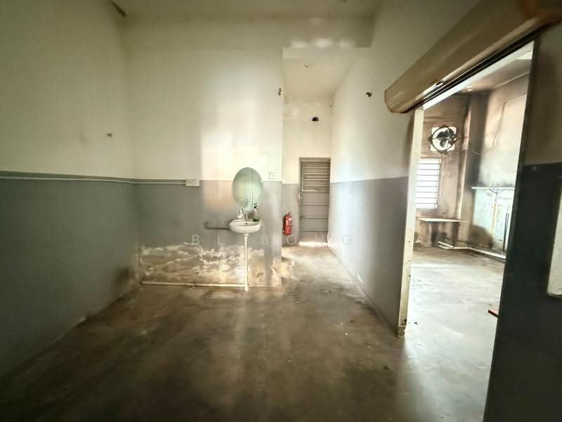 Shop / Office for Sale in Taman Merdeka Permai (Batu Berendam) - BL Bong - PropertyGuru.com.my